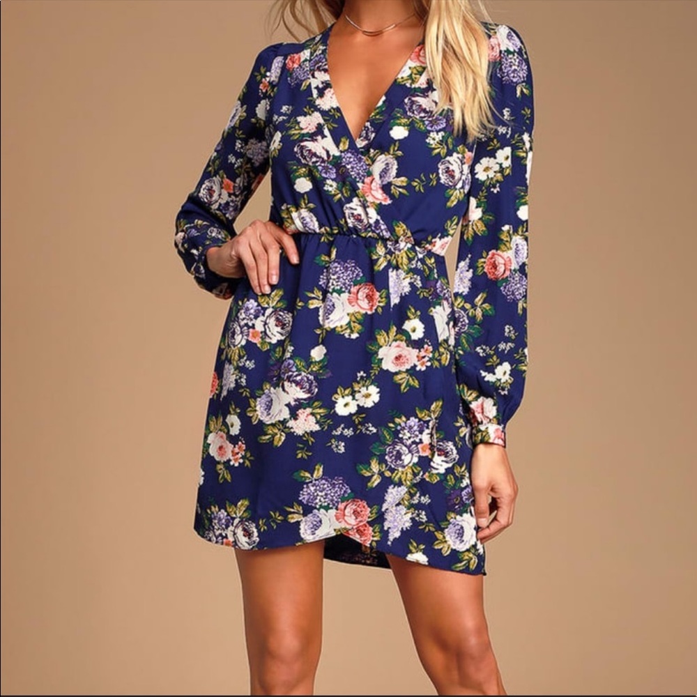 Stunning navy floral wrap dress